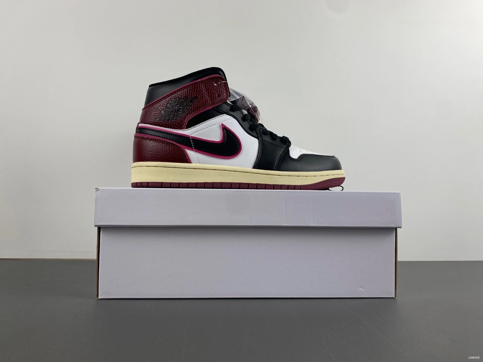Cheap FQ7818-101 SE Mid - (Women's) Jordan Bordeaux 1 0519